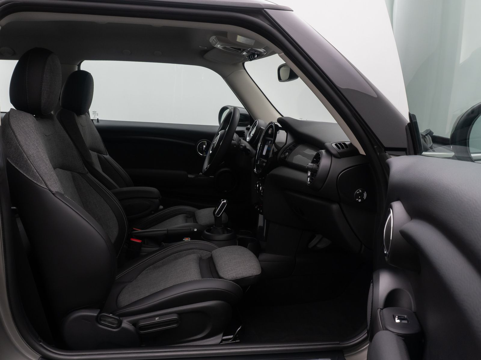 Fahrzeugabbildung MINI COOPER ACC AppleCar DriveAs DAB Teilleder Sport