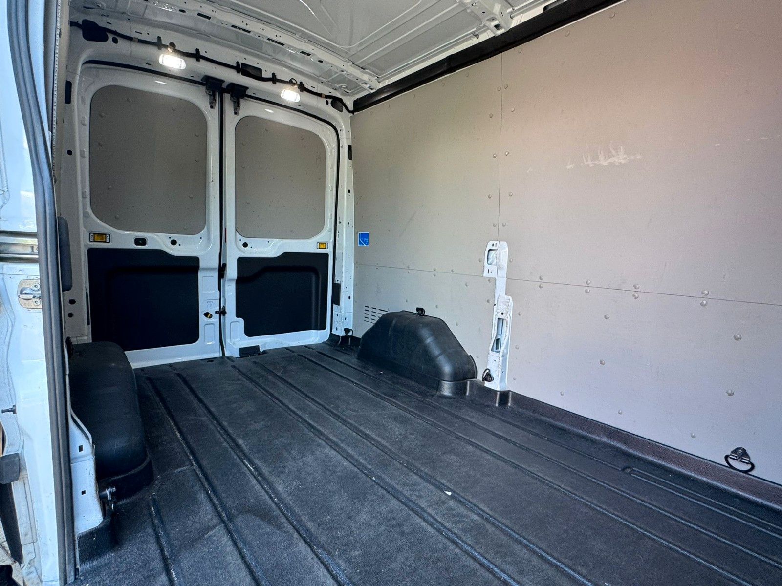 Fahrzeugabbildung Ford Transit 350  L2H2 *TREND*TEMPO*DAB*KAMERA*PDC