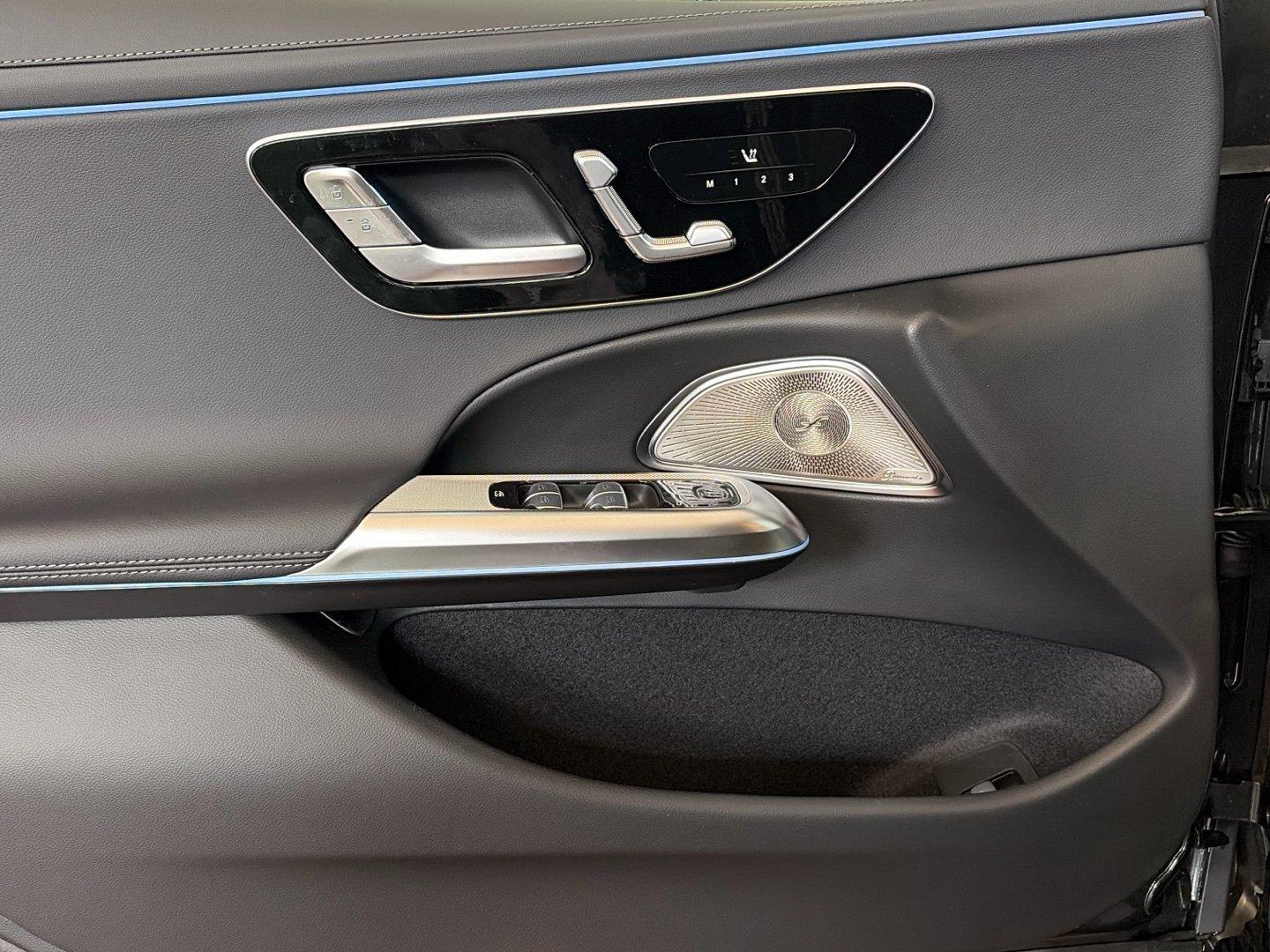 Mercedes-Benz E 220 d T AMG Night Pano 20" Burmester 360° AHK