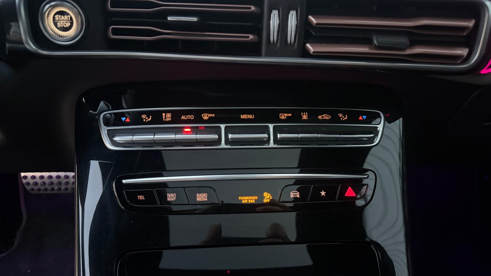 Mercedes-Benz EQC 400 4Matic AMG-LINE MULTIBEAM,360°,LEDER