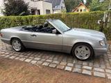 Mercedes-Benz Mercedes E 124 , 2L Cabrio Autom. Rostfrei... - gebrauchte Mercedes-Benz E 200 aus dem Jahr 1996