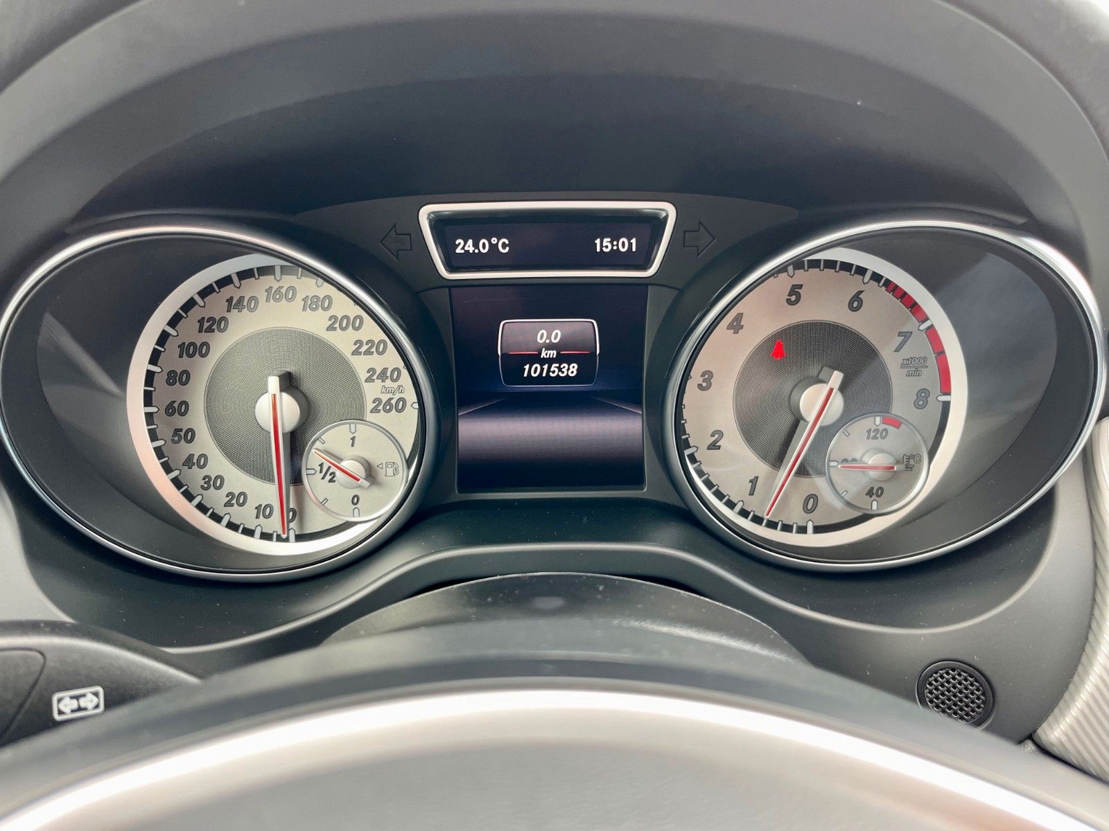 Fahrzeugabbildung Mercedes-Benz GLA 180 Urban Navi Xenon 2.HAND Leder SPORTSITZE