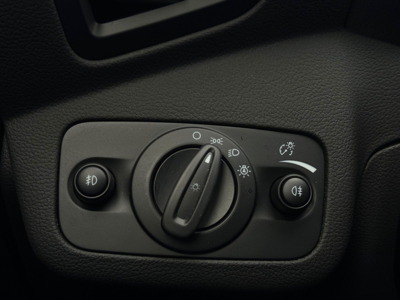 Fahrzeugabbildung Ford Kuga ST-Line AWD *AHK*Carplay*Kamera*Bi-Xen*Navi