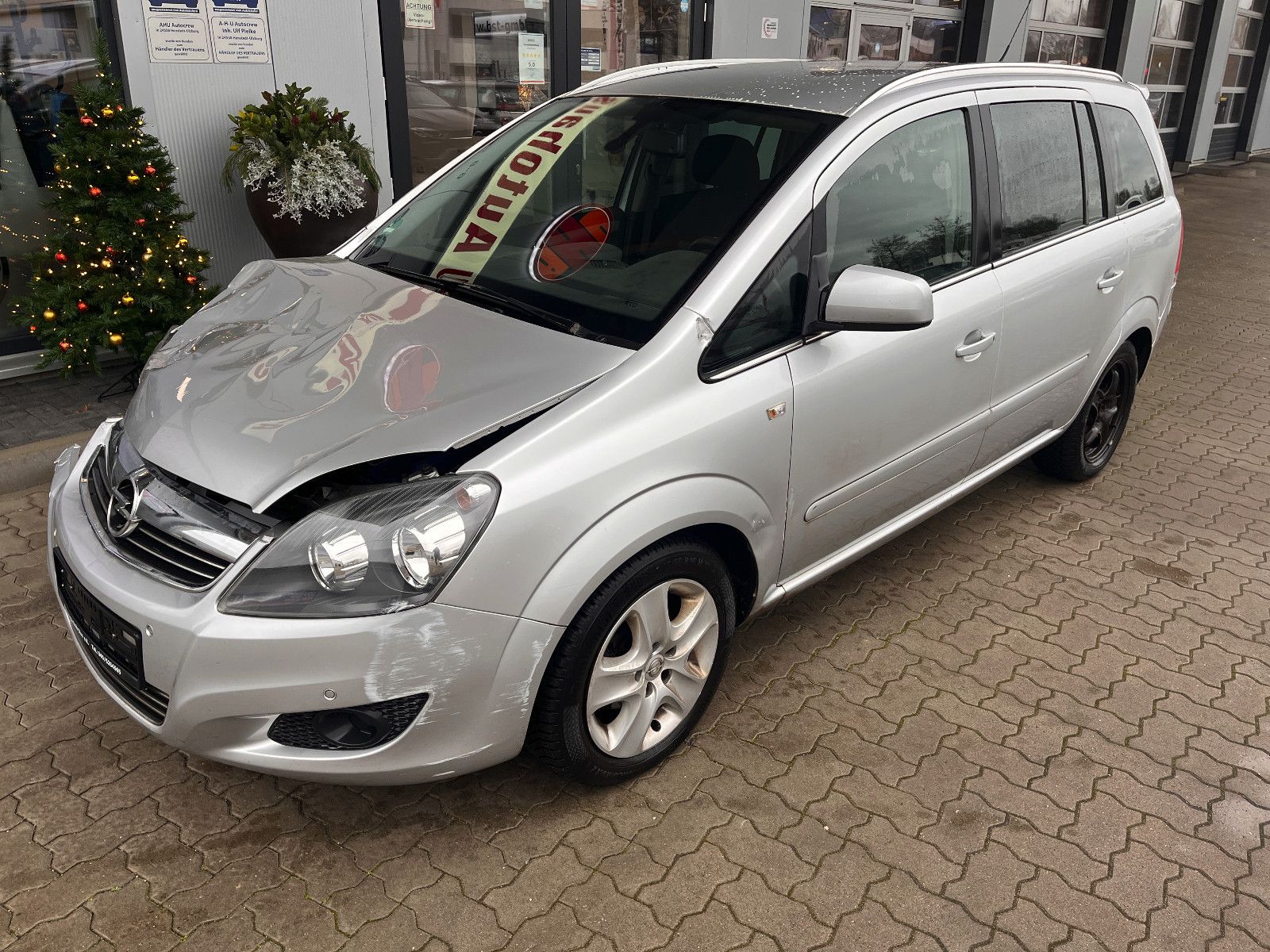 Fahrzeugabbildung Opel Zafira B Design Edition