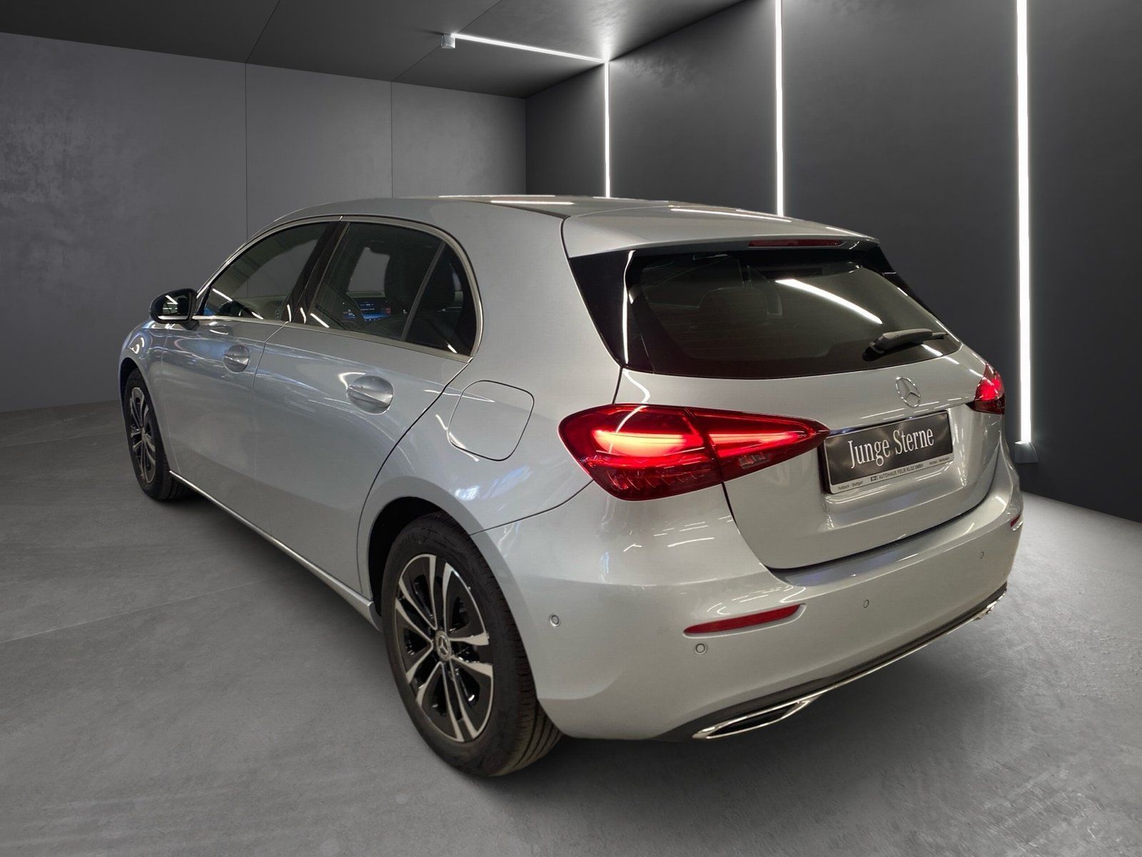 Fahrzeugabbildung Mercedes-Benz A 180 Progressive *LED*Kamera*CarPlay*SHZ*MBUX*