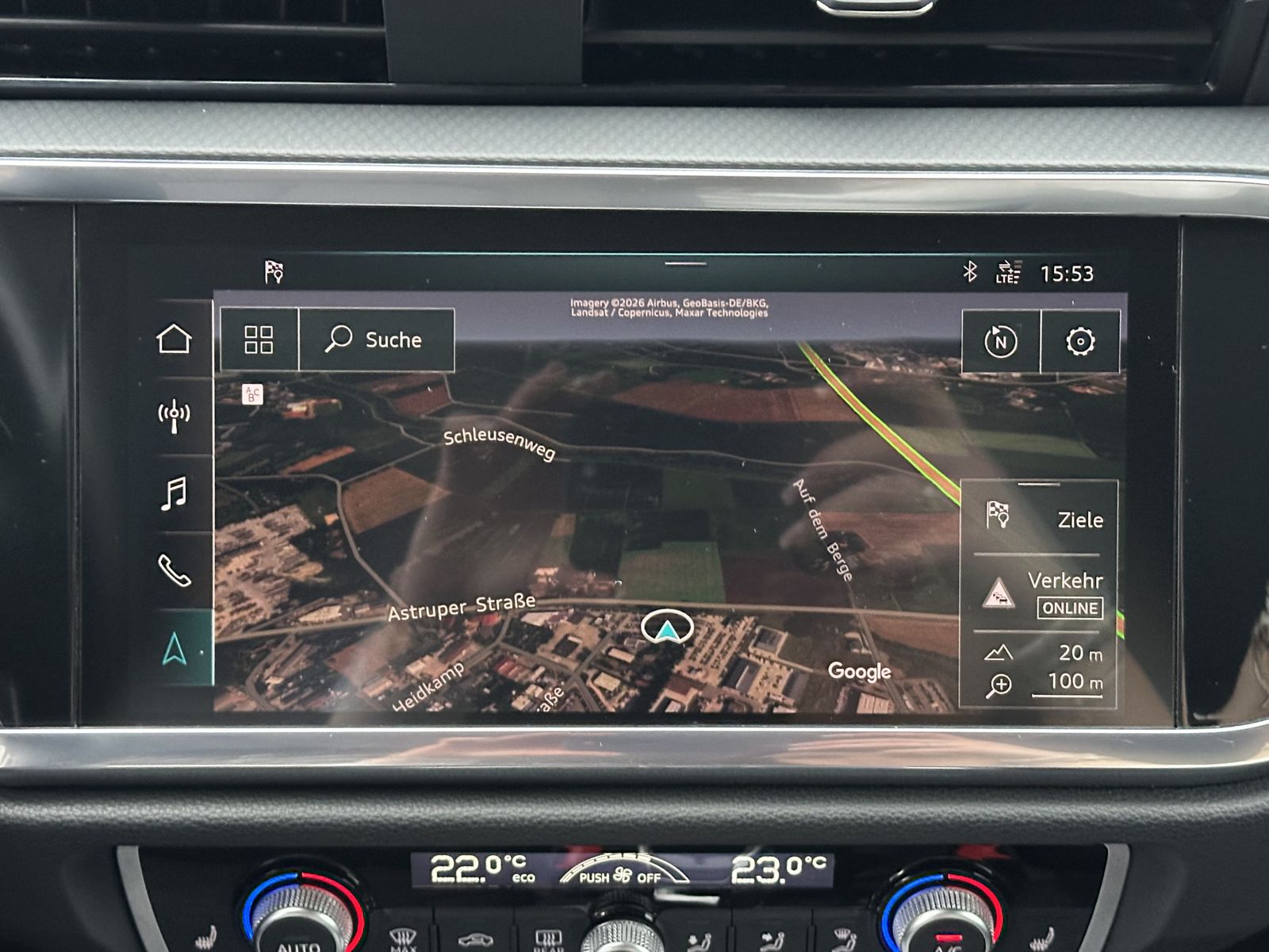 Fahrzeugabbildung Audi Q3 35 TFSI Advanced NAV+LED+SHZ+APS+VCOCK+18ZOLL