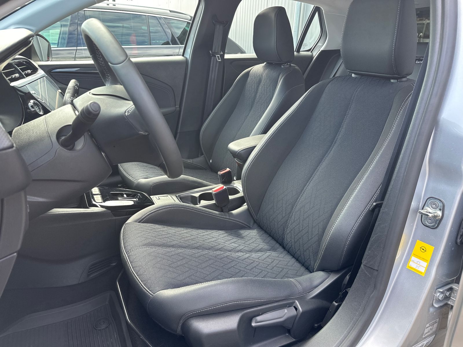 Fahrzeugabbildung Opel Corsa e Elegance NAV+LED+VCOCK+CARPLAY+PP+16ZOLL