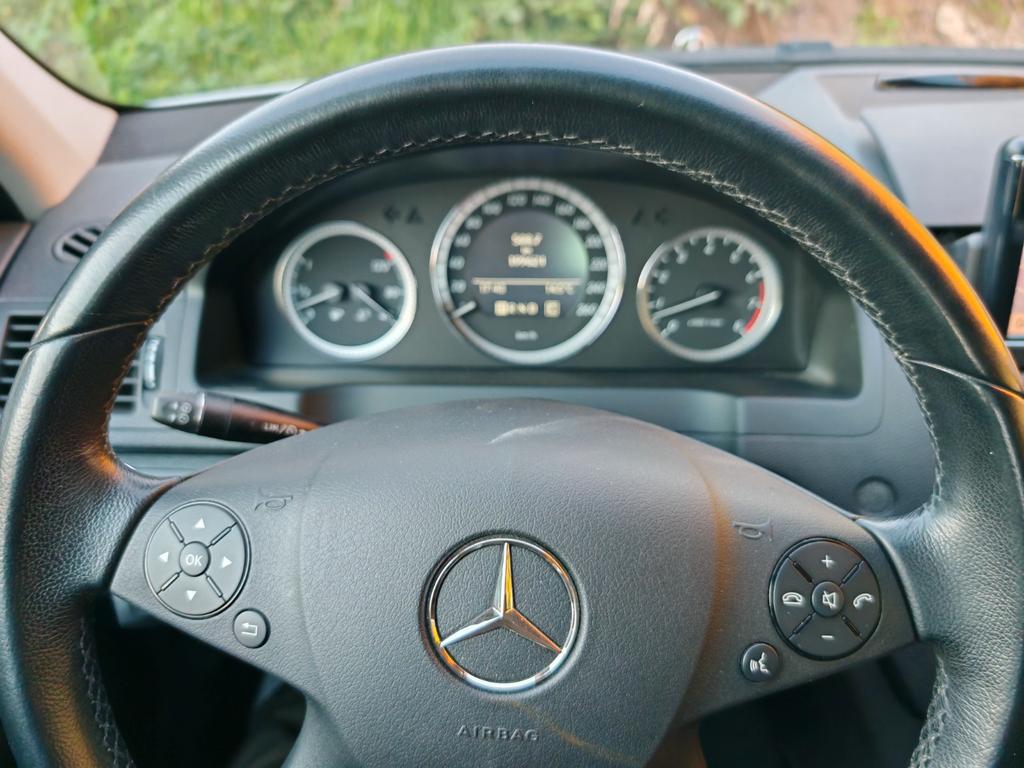 Mercedes-Benz C 230
