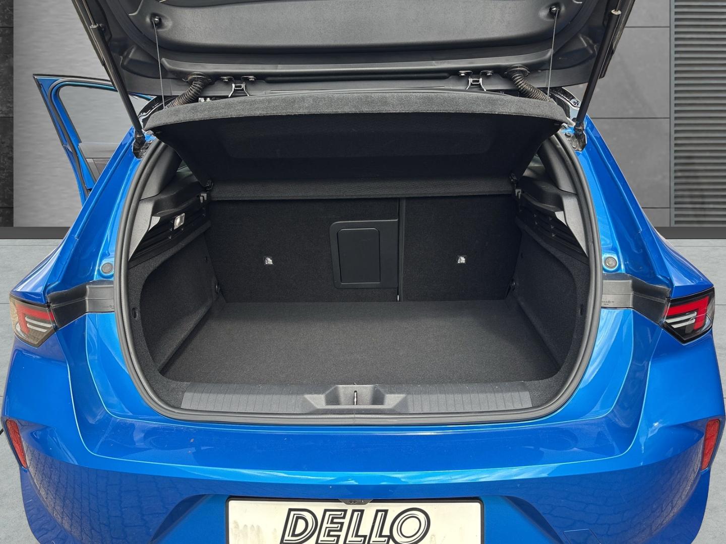 Opel Astra Electric Ultimate 54kWh Infotainment Tech 