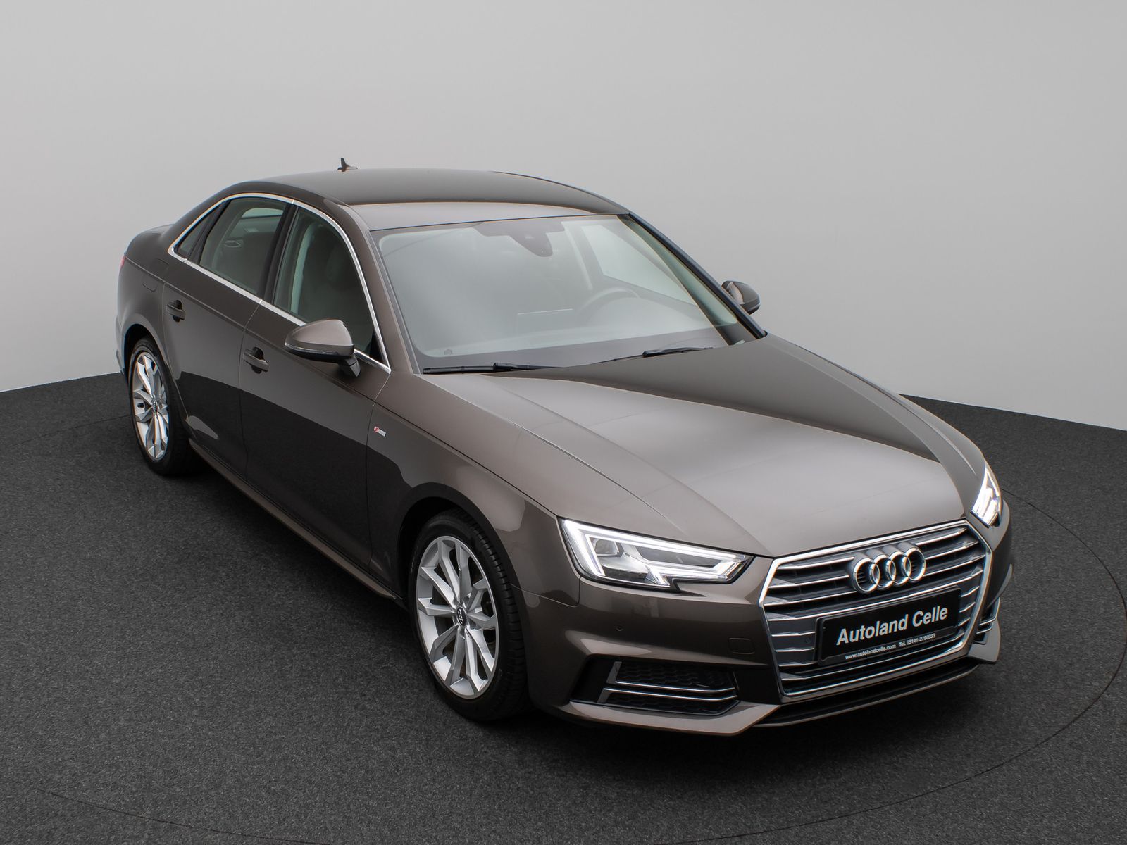 Fahrzeugabbildung Audi A4 2.0 TFSI Lim. Sport S Line Virtual AHK Tempom