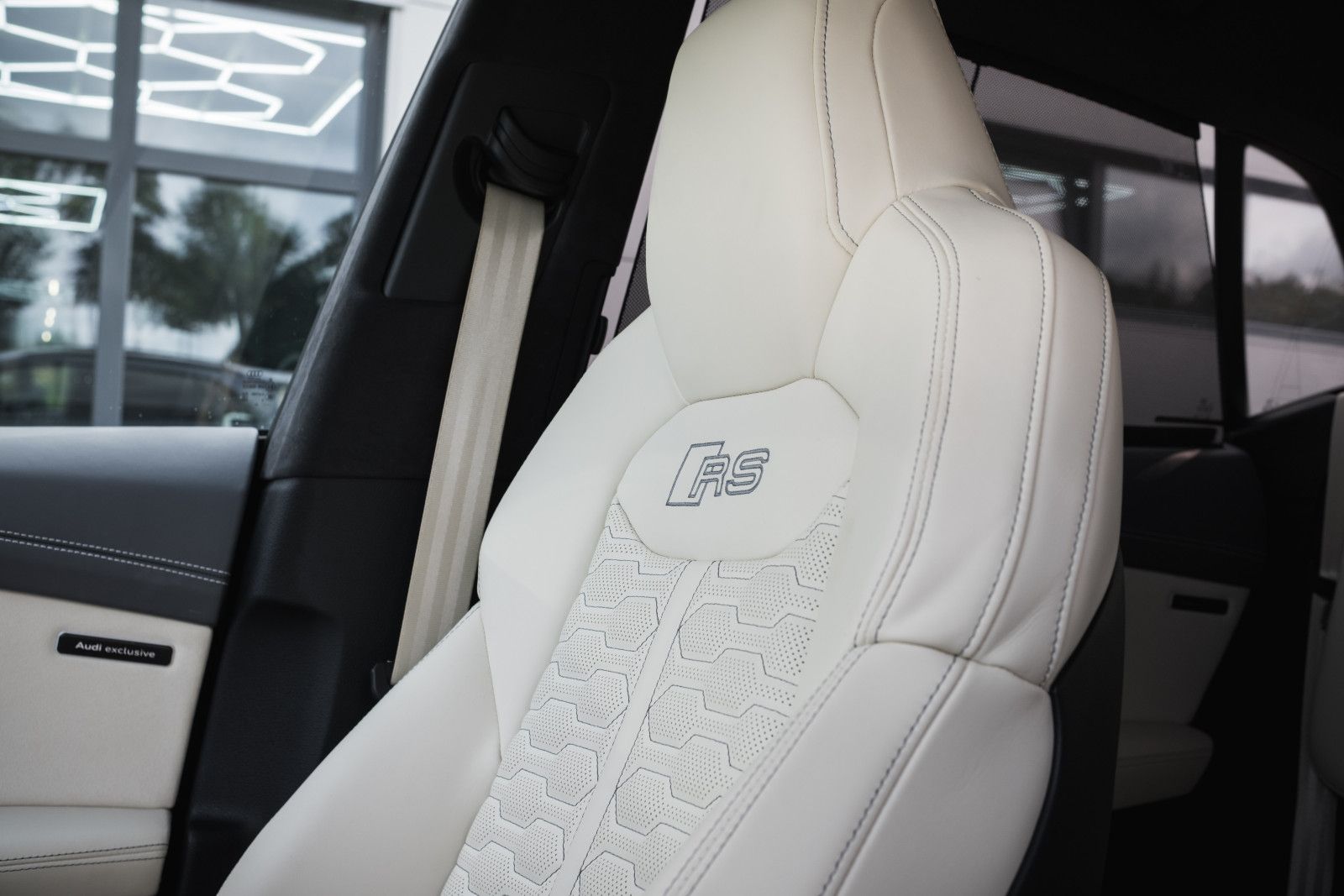 Fahrzeugabbildung Audi RSQ8 4.0 TFSI -Assistentz-Paket -Plus-Keramik-Br