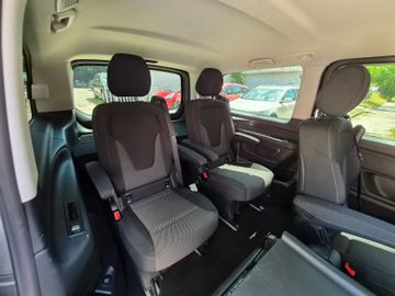 Mercedes V 220 - 11