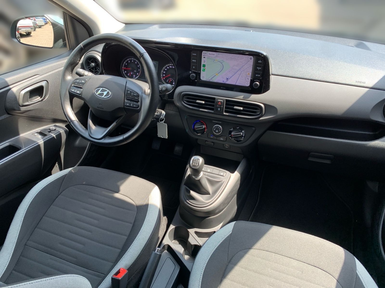 Fahrzeugabbildung Hyundai i10 1.0 Edition 30 1 Hand 8xbereift