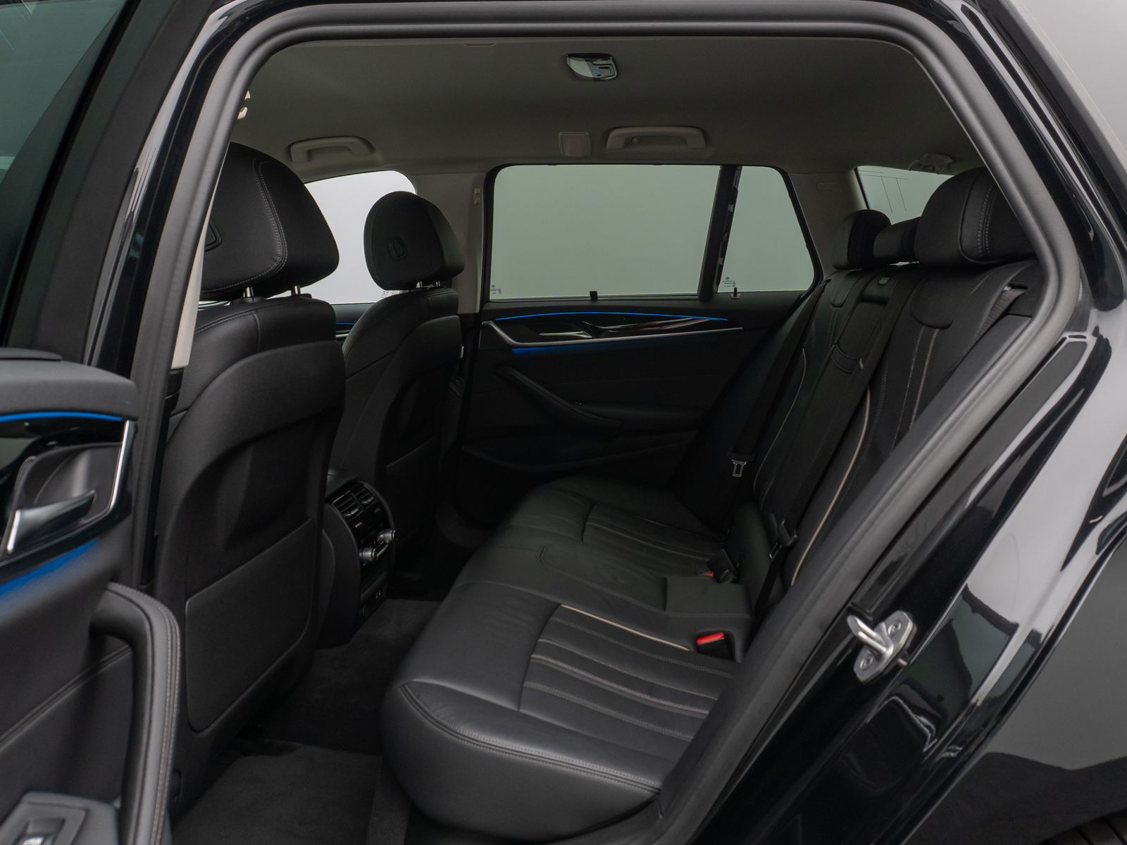 Fahrzeugabbildung BMW 530e Kamera DAB HiFi CockPitPro Fernlichtassist