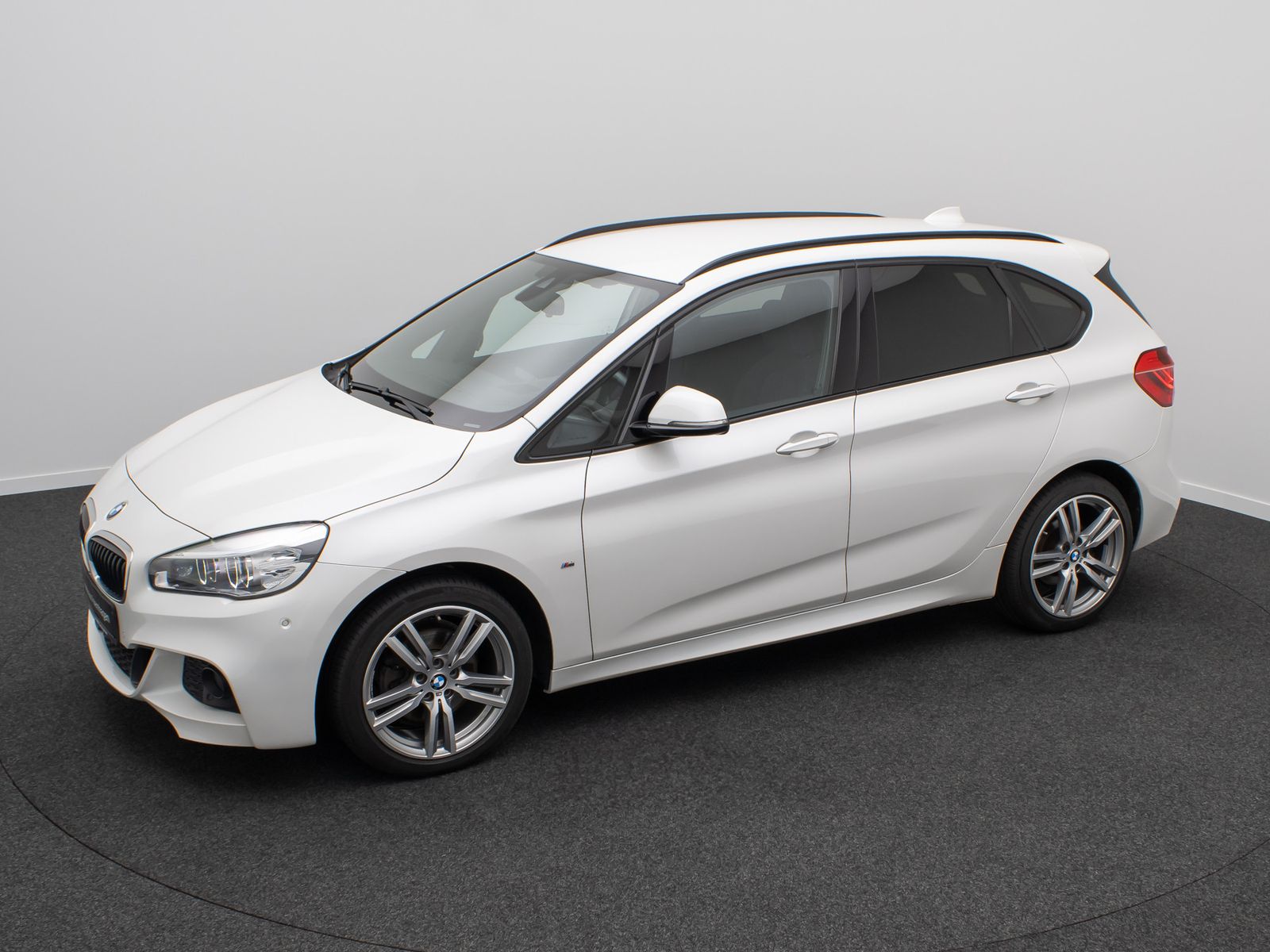 Fahrzeugabbildung BMW 220d Active Tourer M Sport HUD Alarm ParkAs HiFi