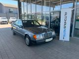 Mercedes-Benz MB E200 Schiebedach, Anhängerkupplung, H-Kennzei - Mercedes-Benz 200 aus 1992