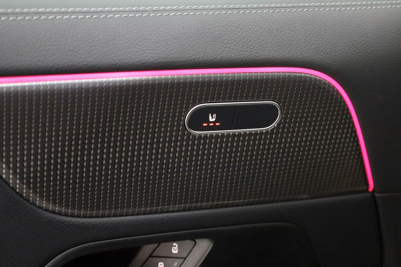 Fahrzeugabbildung Mercedes-Benz GLA 250e Progressive Leder,Navi,LED,Park-Paket