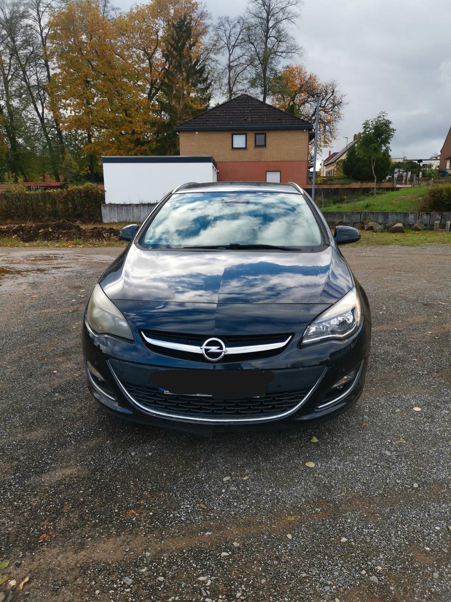 Opel Astra 2012 — двигун 1.686 cm³, 110 HP (81kW)