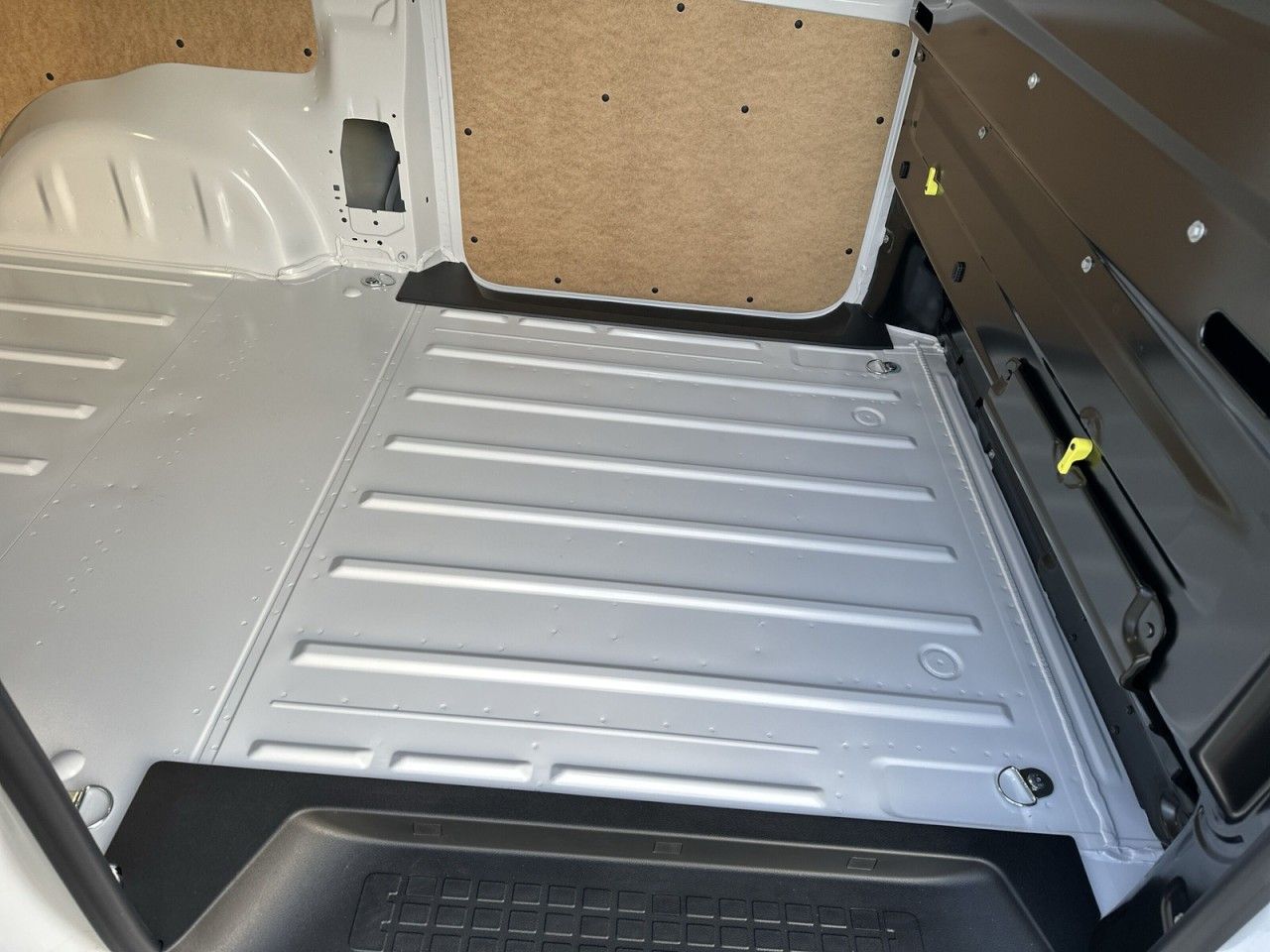 Fahrzeugabbildung Citroën Jumpy Kastenwagen M Diesel 150 Manuell - mit KI generiert/bearbeitet