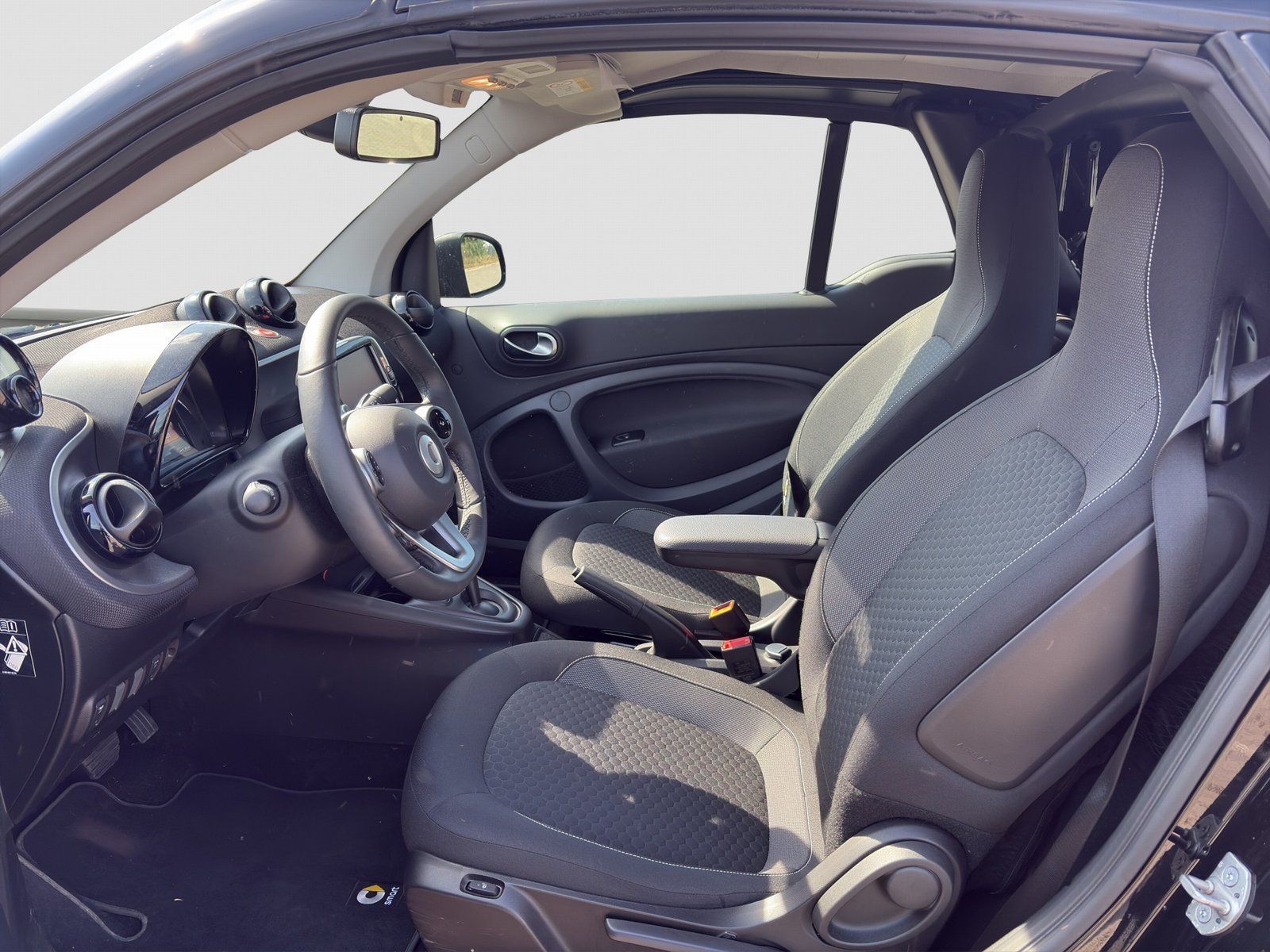 Fahrzeugabbildung Smart Smart EQ Cabrio*EXCLUSIVE-PAKET*CARPLAY*AMBIENTE