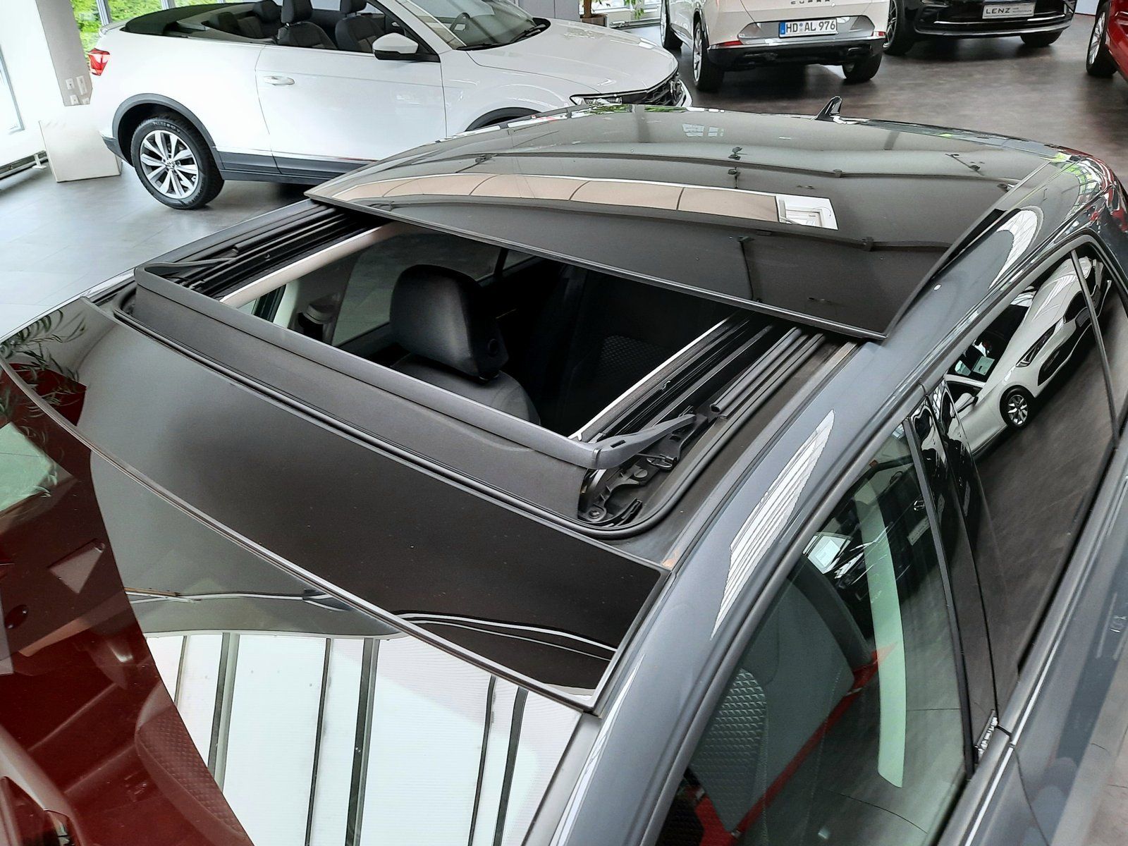 Fahrzeugabbildung Volkswagen Golf Active TDI DSG *AHK*Panodach*Navi*Cam*LED*