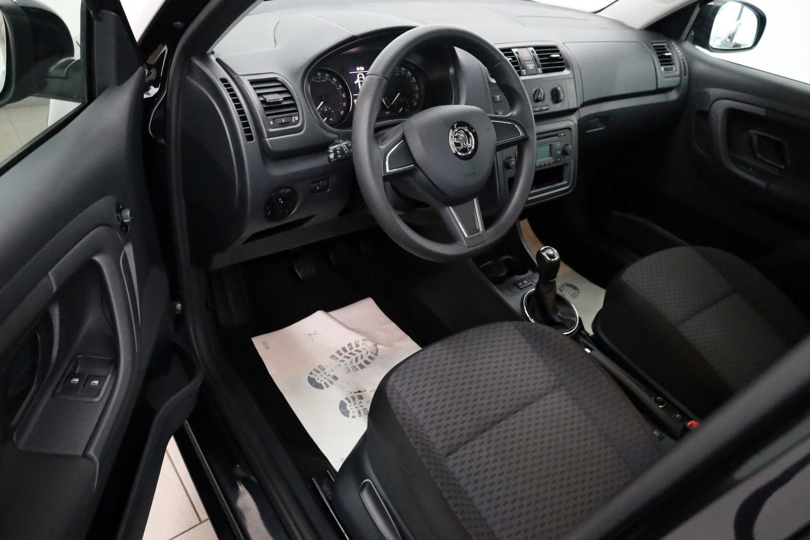 Fahrzeugabbildung SKODA Fabia Ambition Klima,PDC,8 fach bereift