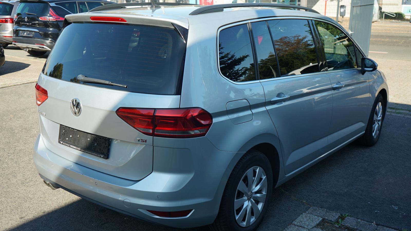 Volkswagen Touran Comfortline 1.4-7 Sitzer-Navi-DAB-3 Zonen