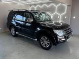 Mitsubishi Pajero 3.2 DI-D Top RFK*7-SITZ*ALLRAD*3,5T*PANO - Mitsubishi Pajero: 3.5