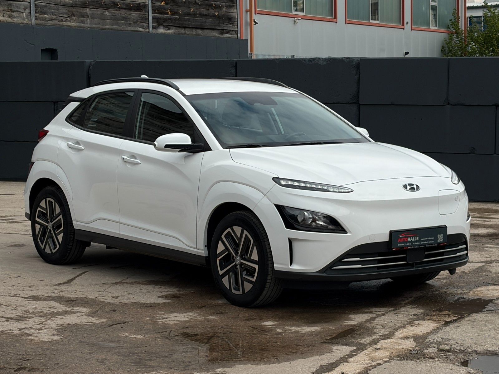 Fahrzeugabbildung Hyundai KONA E Select ACC PDC CAM SHZ LKAS CarPlay