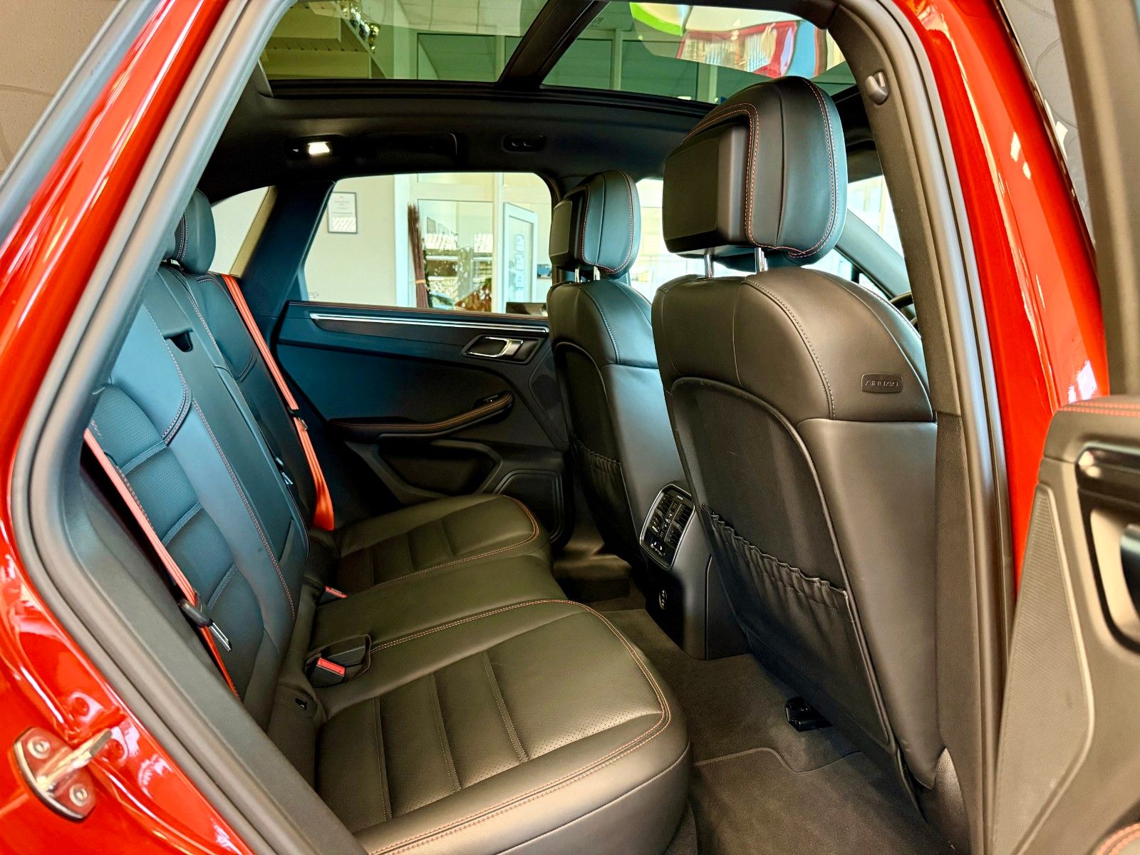 Fahrzeugabbildung Porsche Macan GTS Panorama/AHK/SportChrono/21Zoll/360