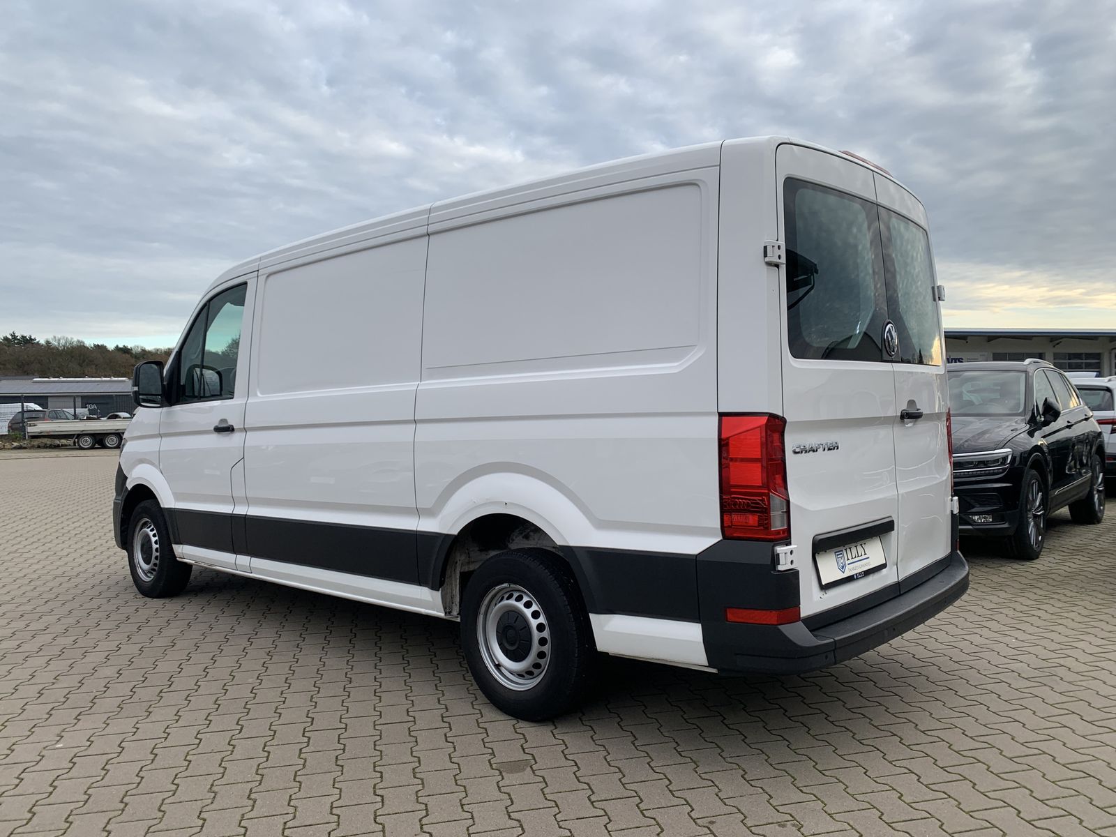 Fahrzeugabbildung Volkswagen Crafter Kasten 35 Mittellang FWD*Navi*Klima*