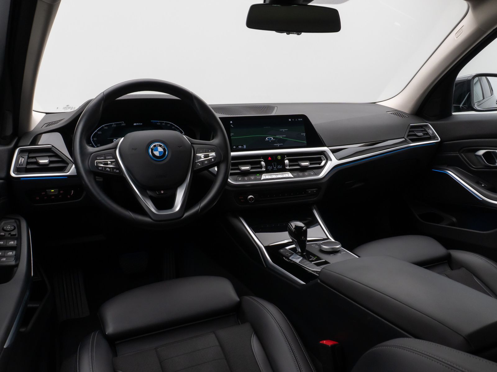 Fahrzeugabbildung BMW 330e xD Sport Line Kamera Laser HUD DAB HiFi AHK