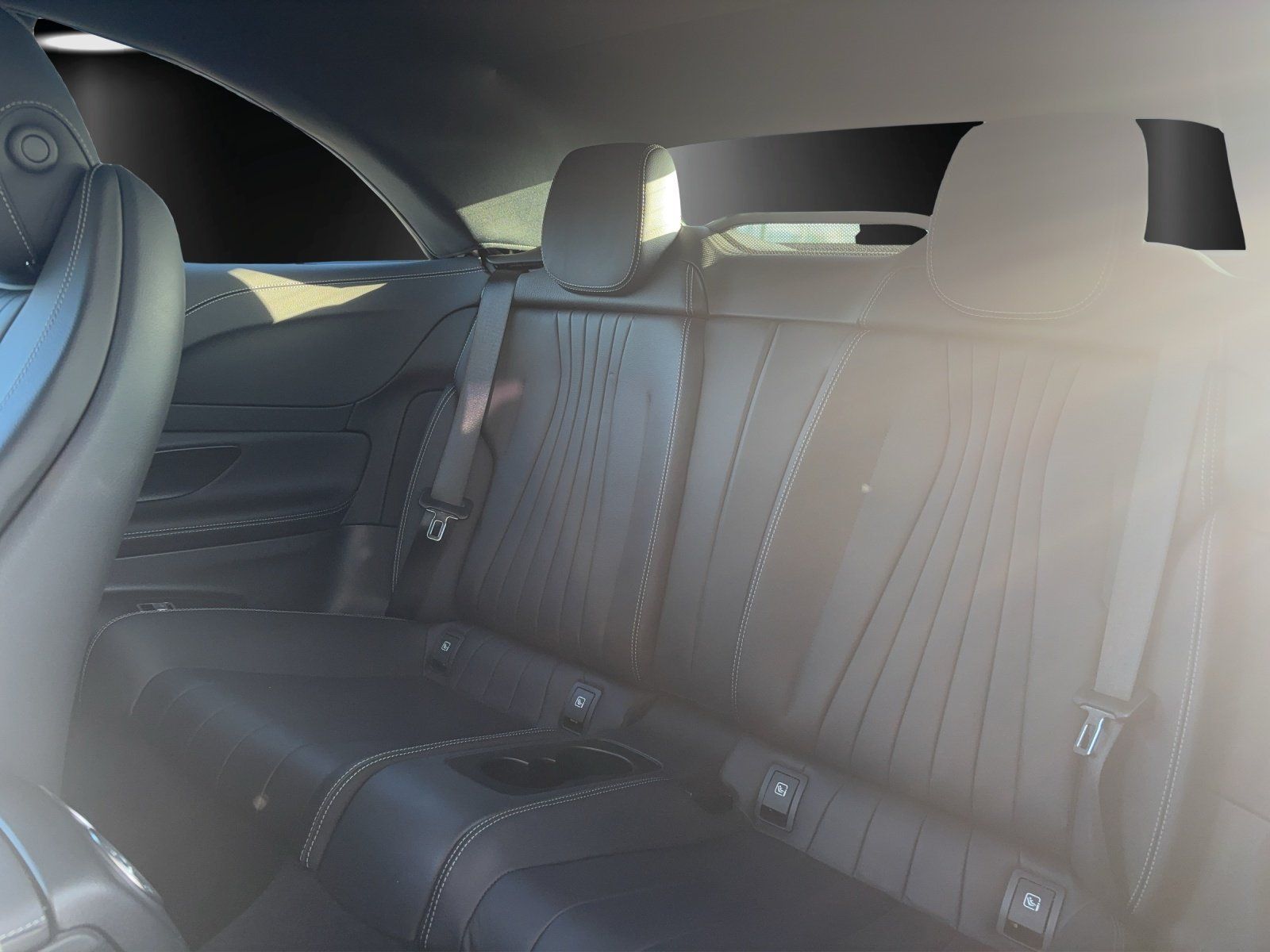 Fahrzeugabbildung Mercedes-Benz E300d 4M Cabrio AMG Night Edition Busin AIRSCARF