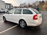 Skoda Octavia Combi Ambition*PDC*Tempomat* - Skoda Octavia aus 2012 mit Diesel-Antrieb: Kombi