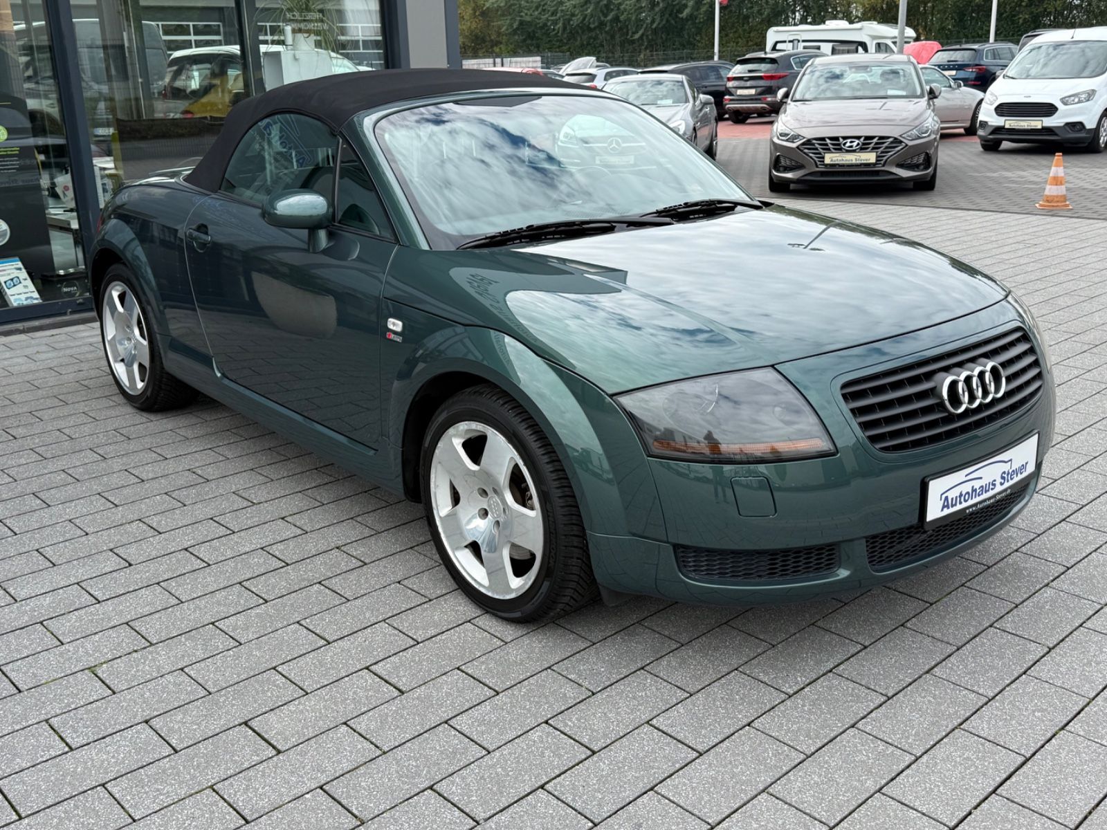 Fahrzeugabbildung Audi TT Roadster 1.8T quattro S-Line CABRIO LEDER SHZ