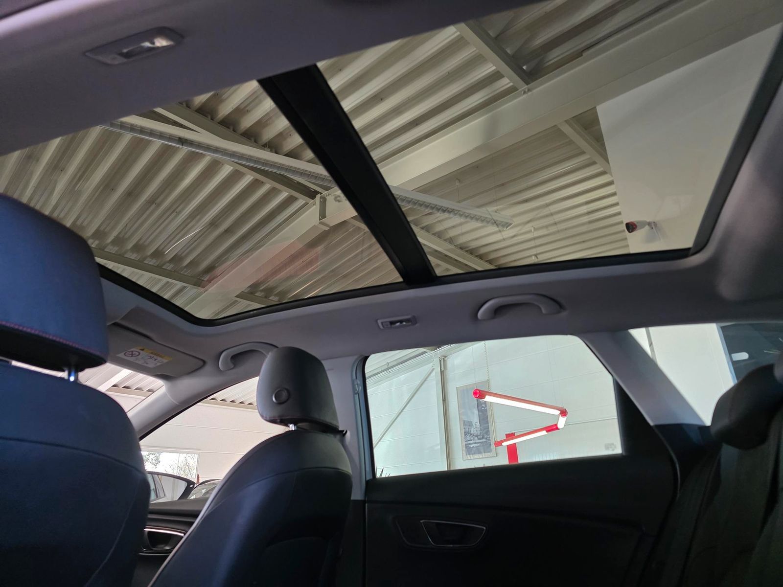 Fahrzeugabbildung SEAT Leon 1.8 TSI DSG ST FR/LED/Navi//Pano/Carplay