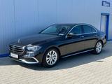 Mercedes-Benz E 300 LUXURY 9G PANORAMA  LEDER WEBASTO 360° AHK - Mercedes-Benz E 300 aus 2020