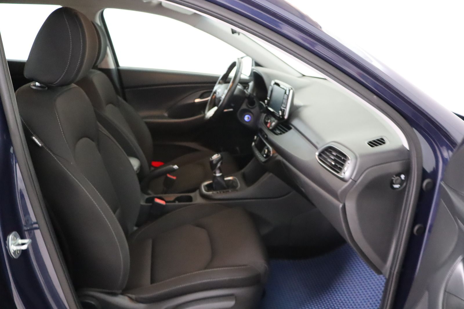 Fahrzeugabbildung Hyundai i30 1.4i * SHZ * Navi * DAB+ * Klima * YES!