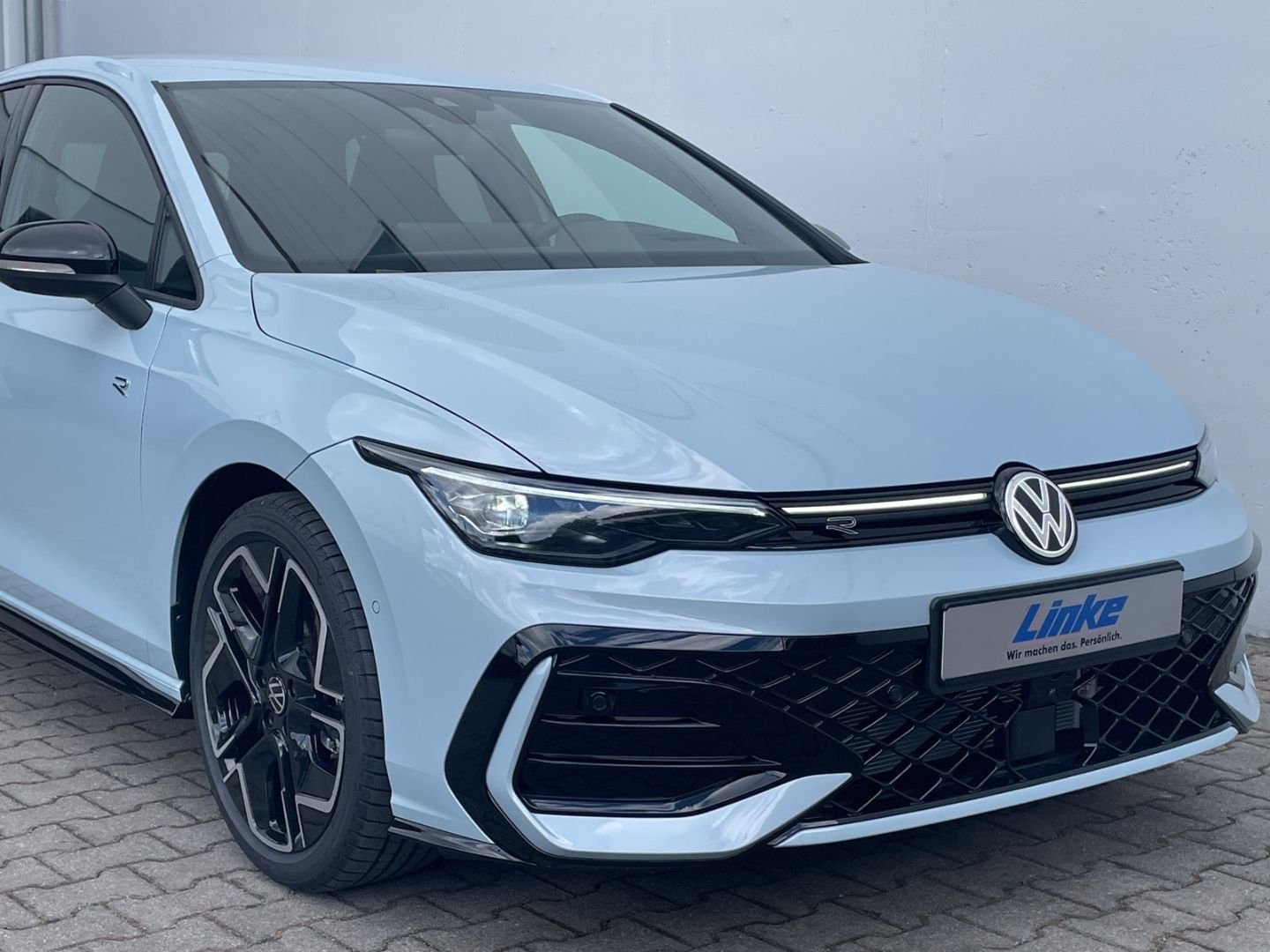 Golf VIII 1.5 eTSI DSG R-Line AHK/360°Kamera/HUD