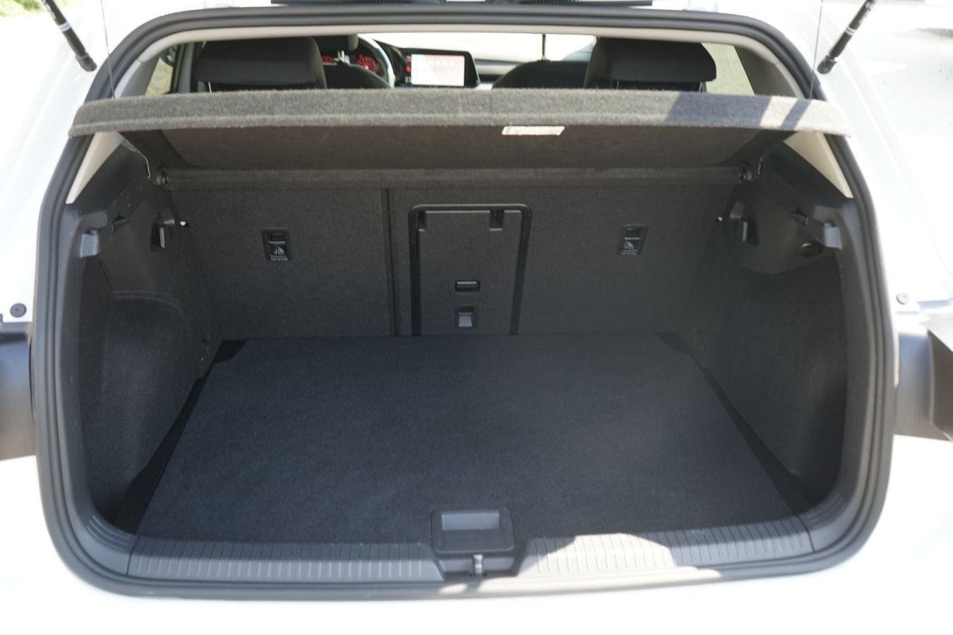 Volkswagen Golf VIII 1.5 eTSI Style ACC LED Massagesitze foto 5