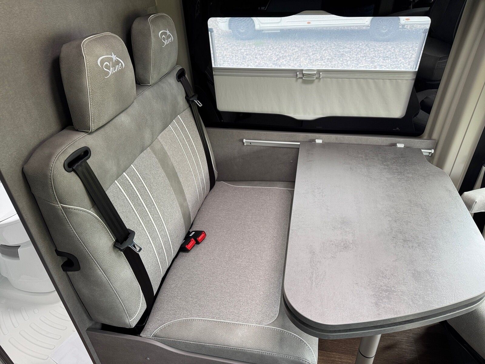 Fahrzeugabbildung Pössl Summit Shine 600 Citroen 140 PS Lithium,Solar