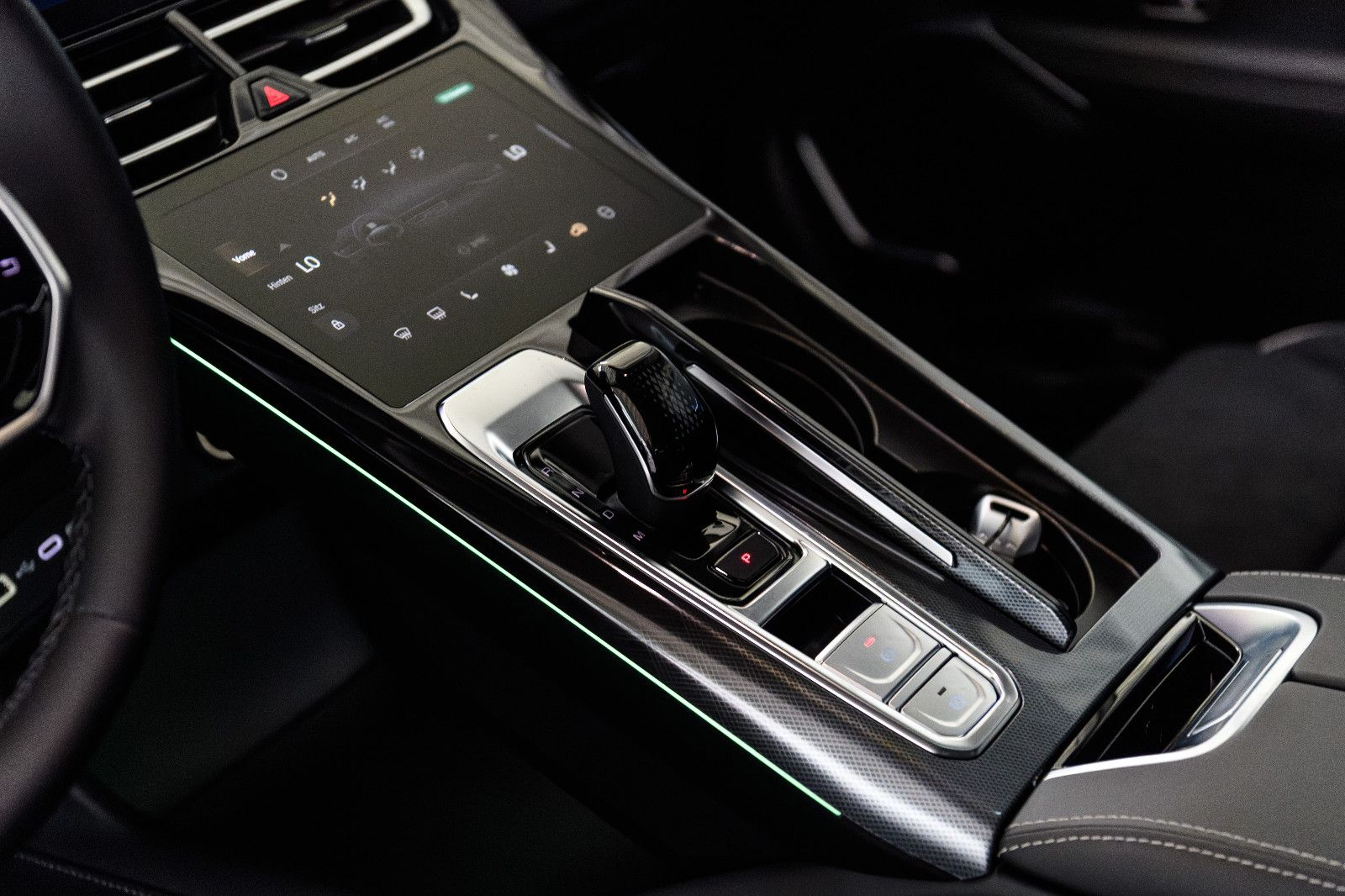 Fahrzeugabbildung GWM Wey 05 2.0 PHEV LUXURY 4WD Sitzpaket
