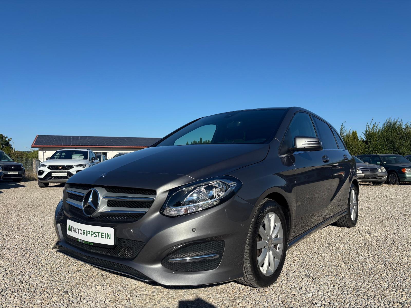 Mercedes-Benz B180 Style +AHK+NAVI+KAMERA+SHZ+8-FACH+