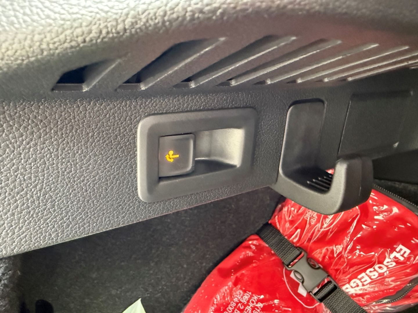 Fahrzeugabbildung SKODA Kamiq Selection el.AHK DigCoc LED CarPlay Winter