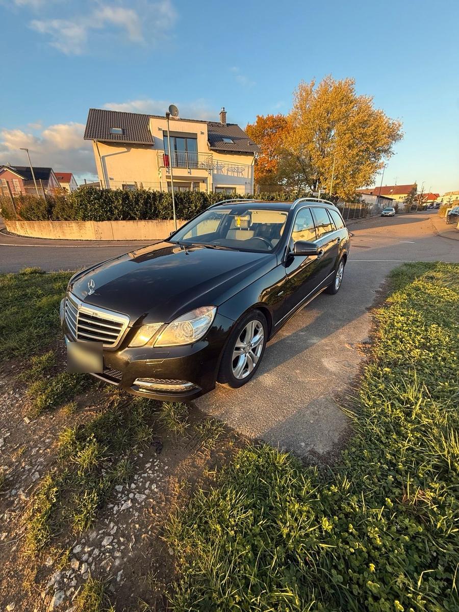 Mercedes-Benz E300 2010 — photo 10