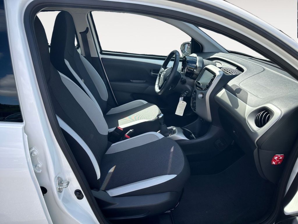 Fahrzeugabbildung Toyota Aygo x-play touch