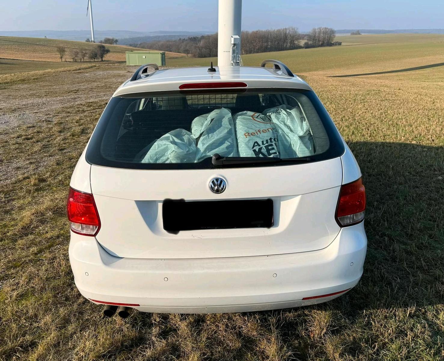 Volkswagen Golf 2012 — engine 105 HP (77kW)