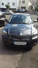 Toyota Avensis 1,8-l-VVT-i - - Toyota Avensis in Solingen