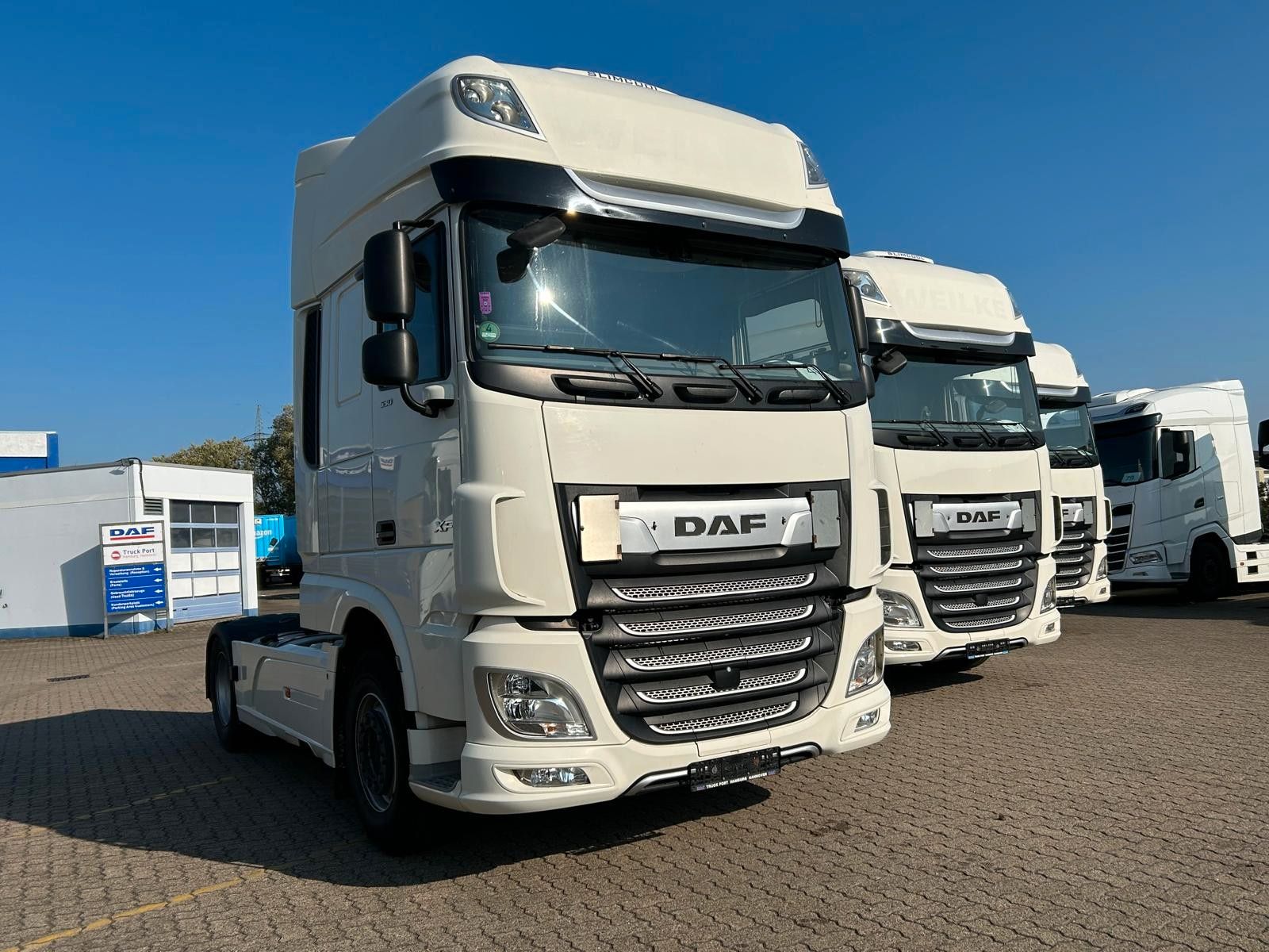 Fahrzeugabbildung DAF 7 Stuck XF 530 FT, Intarder, Klima