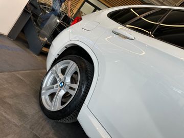 BMW X1 18 d *M-Paket*NAVI*TEMPO*PDC*PANO*